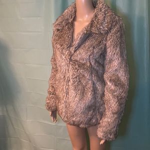 Coffeeshop brand small faux fur coat